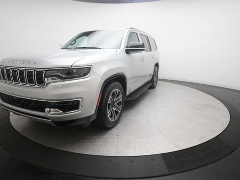 Used 2023 Jeep Wagoneer Series II w/ Convenience Group I AWD/4WD image 12