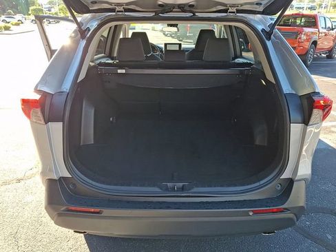Used 2024 Toyota RAV4 XLE FWD image 29