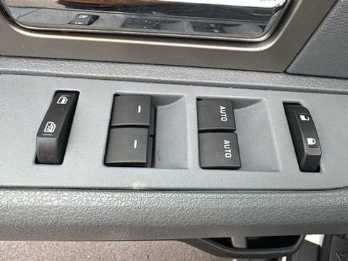 Used 2011 Ford F150 XLT w/ XLT Chrome Pkg image 13