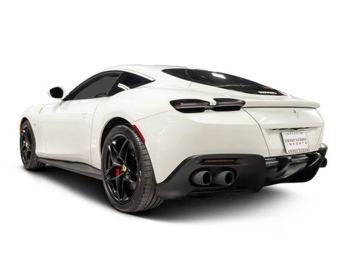 Used 2022 Ferrari Roma image 3