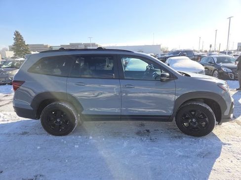 Used 2022 Honda Pilot TrailSport image 20