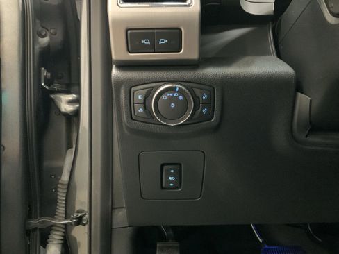 Used 2016 Ford F150 Platinum w/ Equipment Group 701A Luxury AWD/4WD image 38