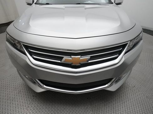 Used 2016 Chevrolet Impala LT w/ Convenience Package image 21