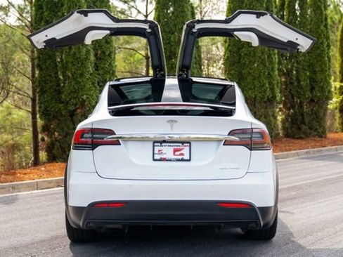 Used 2020 Tesla Model X Long Range image 22