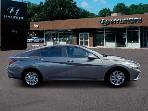 New 2026 Hyundai Elantra Blue image 9