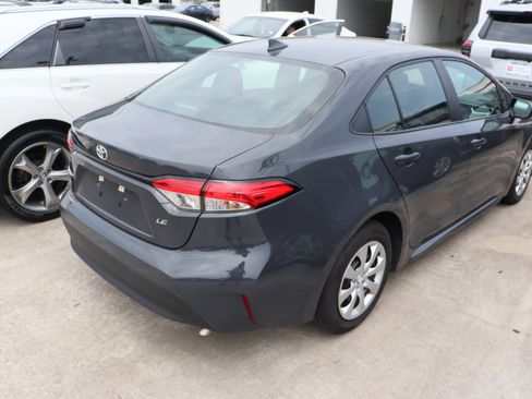 Used 2025 Toyota Corolla LE FWD image 11