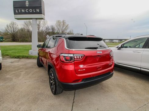 Used 2025 Jeep Compass Limited AWD/4WD image 4