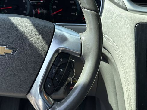 Used 2017 Chevrolet Traverse LT AWD/4WD image 10