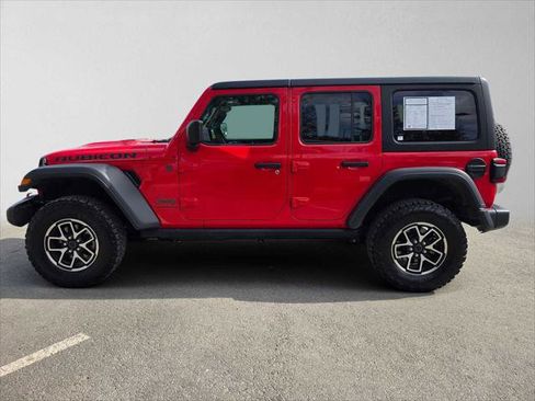Used 2025 Jeep Wrangler Unlimited Rubicon AWD/4WD image 6