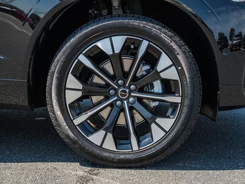 New 2027 Volvo XC60 B5 Plus AWD/4WD image 18