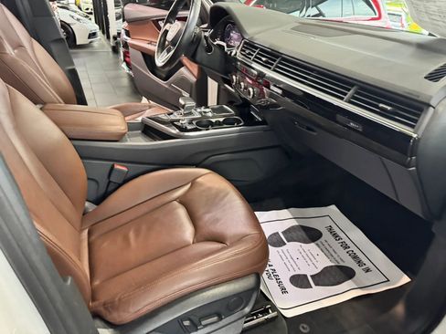 Used 2019 Audi Q7 3.0T Premium Plus image 12