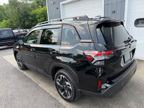 Used 2025 Subaru Forester Premium AWD/4WD image 6