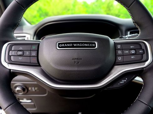 New 2026 Jeep Grand Wagoneer L 2WD image 9