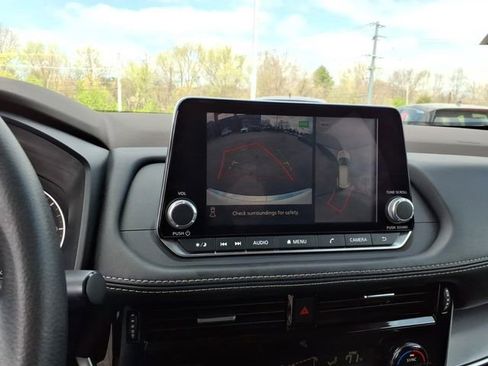 Certified 2021 Nissan Rogue SV image 14