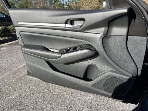 Certified 2025 Nissan Altima 2.5 SR w/ SR Premium Package image 12