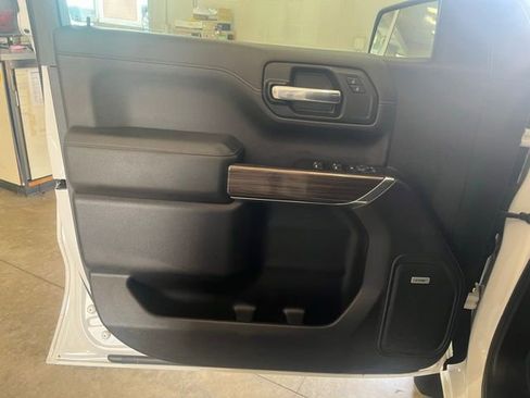 Used 2020 Chevrolet Silverado 1500 LT Trail Boss image 10