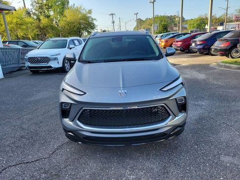 Used 2025 Buick Encore GX Sport Touring w/ Experience Buick Package FWD image 5