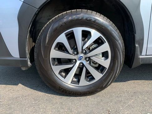 Used 2023 Subaru Outback Premium image 11