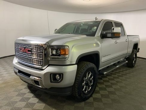 Used 2018 GMC Sierra 2500 Denali image 5
