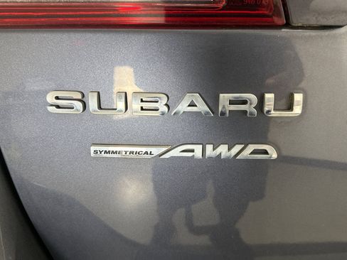Used 2016 Subaru Outback 2.5i Limited AWD/4WD image 3