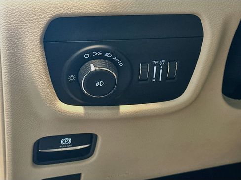Used 2022 Jeep Grand Cherokee L Limited AWD/4WD image 17