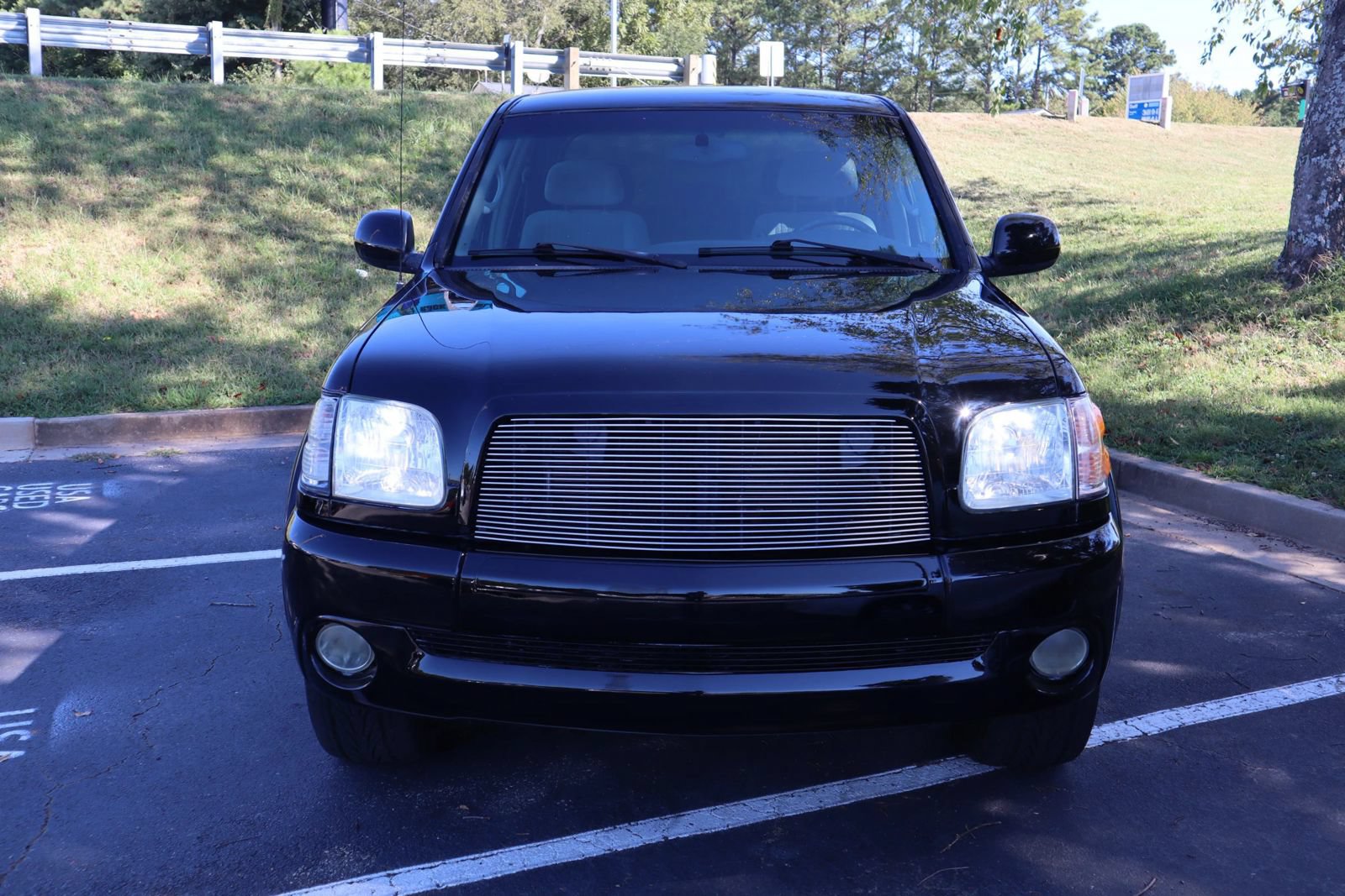 Used 2004 Toyota Tundra SR5 w/ Towing Pkg RWD image 2