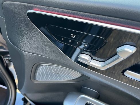 Used 2025 Mercedes-Benz C 300 4MATIC Sedan image 16