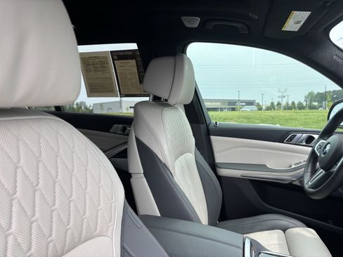 Certified 2024 BMW X7 M60i w/ Executive Package AWD/4WD image 35