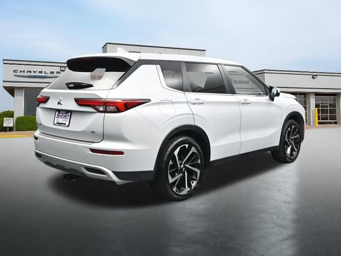 Used 2024 Mitsubishi Outlander SE AWD/4WD image 5