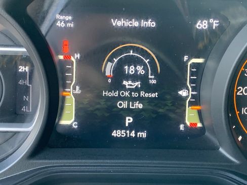 Used 2024 Jeep Wrangler Unlimited Sahara AWD/4WD image 31