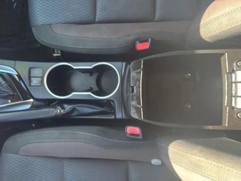 Used 2019 Toyota Corolla LE FWD image 18