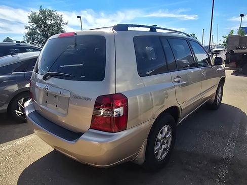 Used 2007 Toyota Highlander 4WD V6 w/ 3rd Row image 6
