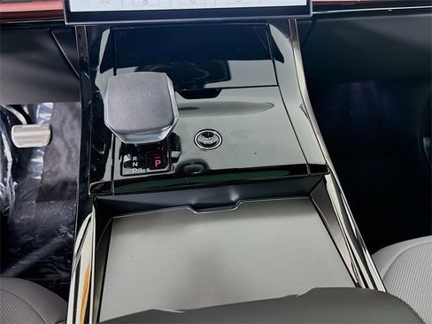 New 2025 Land Rover Range Rover Sport Dynamic SE image 18