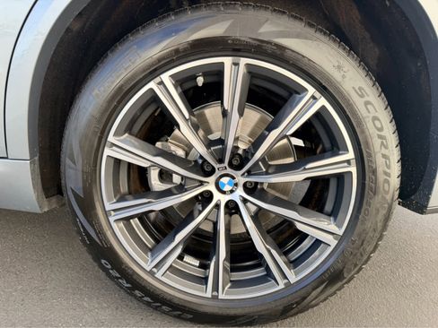 Used 2026 BMW X5 sDrive40i image 11