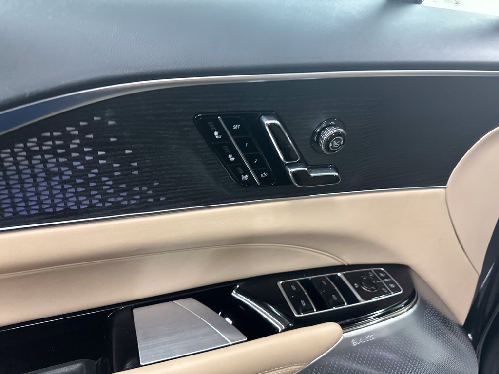 Certified 2026 Cadillac Lyriq Signature Luxury w/ Nappa Leather Package AWD/4WD image 33