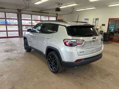 New 2026 Jeep Compass Latitude image 11