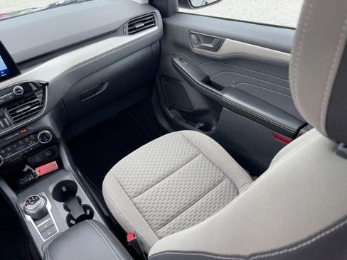 Used 2022 Ford Escape SE w/ Convenience Package FWD image 16