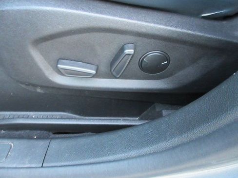 Used 2024 Ford Edge SEL w/ Sport Appearance Package image 21