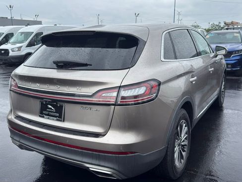 Used 2019 Lincoln Nautilus Select AWD/4WD image 3