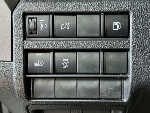 Used 2025 Toyota 4Runner SR5 AWD/4WD image 17