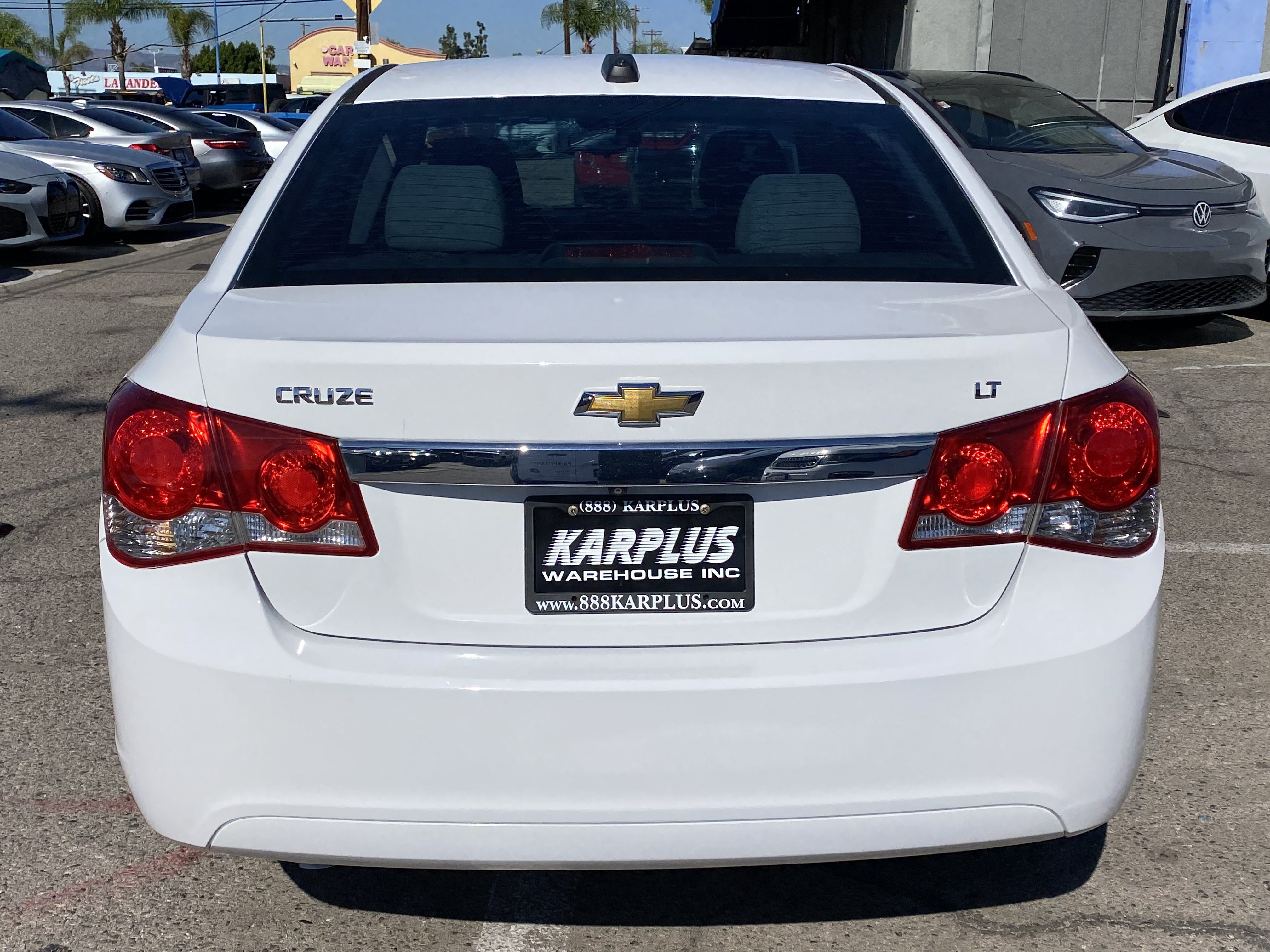 Used 2016 Chevrolet Cruze LT w/ Technology Package FWD image 9