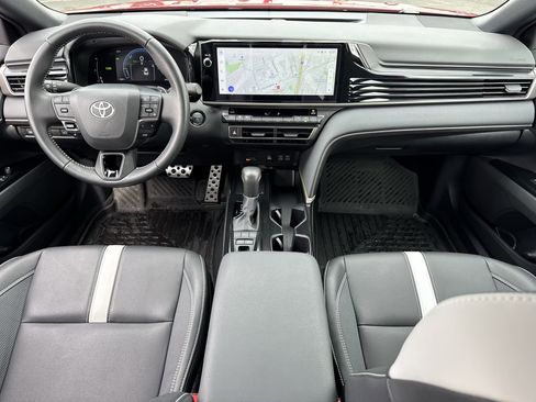 Used 2025 Toyota Camry SE w/ Multimedia Upgrade Package image 22