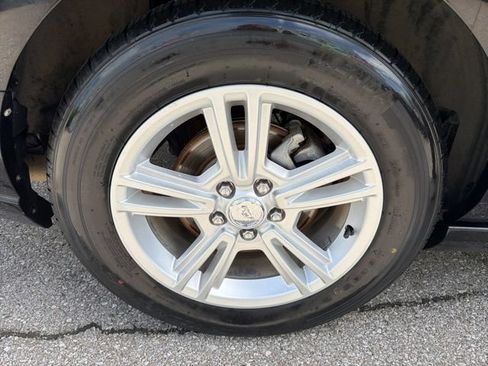Used 2013 Ford Mustang Coupe RWD image 24