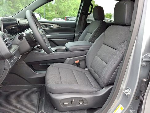 Used 2026 Chevrolet Traverse LT w/ Driver Confidence Package AWD/4WD image 14