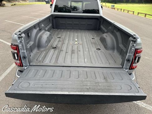 Used 2022 RAM 3500 Laramie AWD/4WD image 10