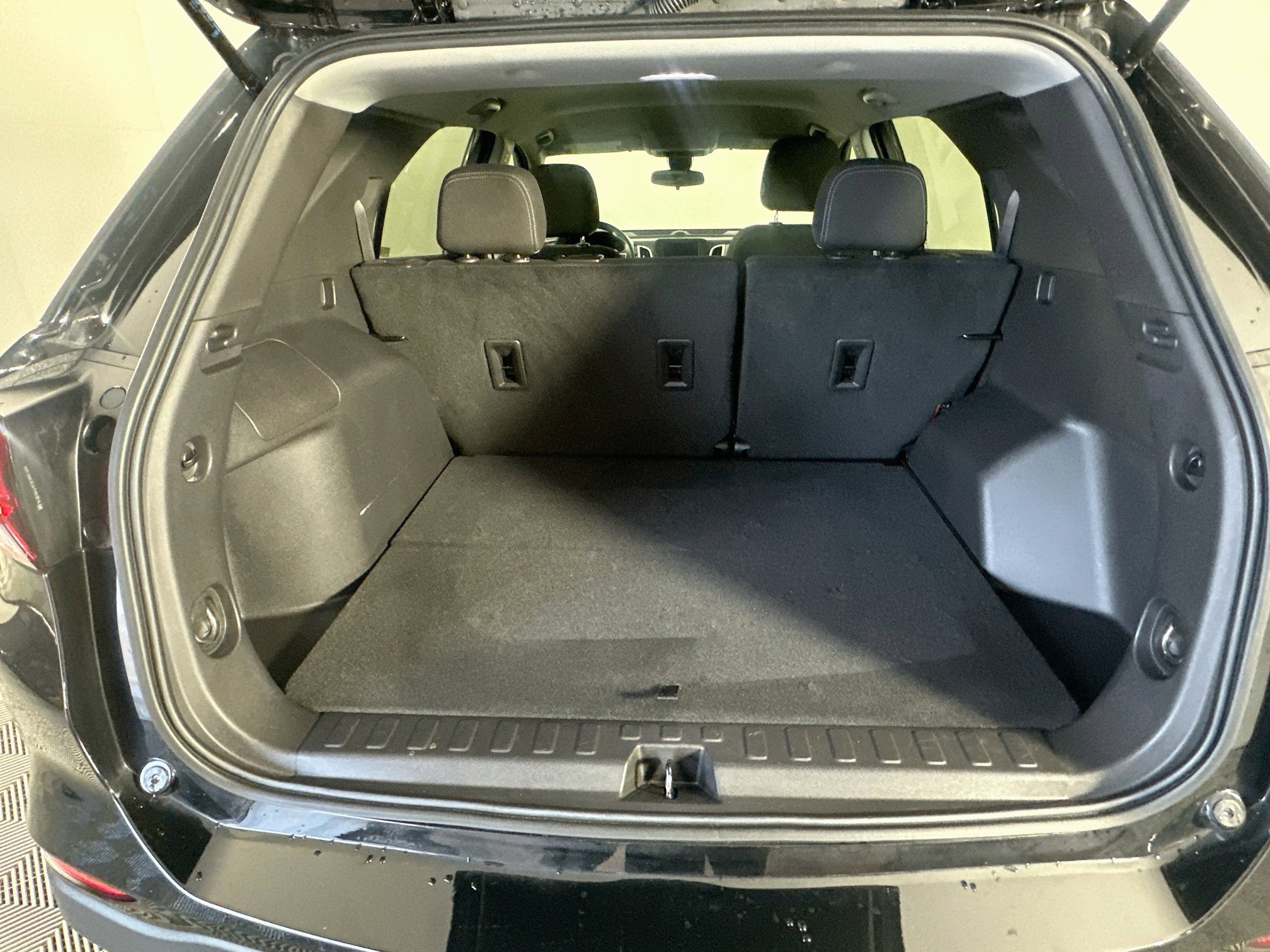 Used 2024 Chevrolet Equinox LS w/ LS Convenience Package FWD image 27