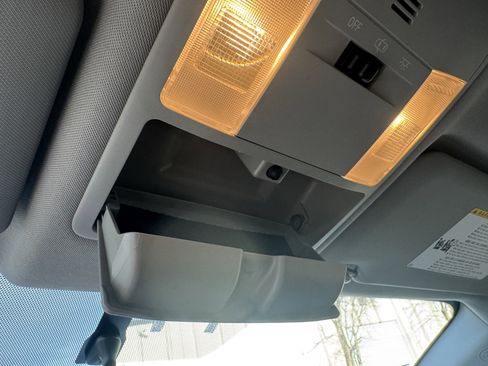 Used 2016 Toyota RAV4 LE image 30