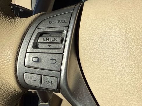 Used 2013 Nissan Altima 3.5 SV image 29