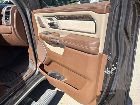 Used 2019 RAM 1500 Laramie AWD/4WD image 19