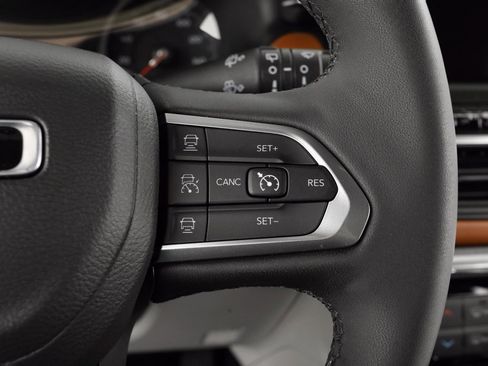 Certified 2024 Jeep Compass Limited image 24